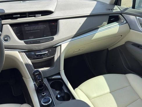 Certified 2024 Cadillac XT5 Premium Luxury FWD image 29