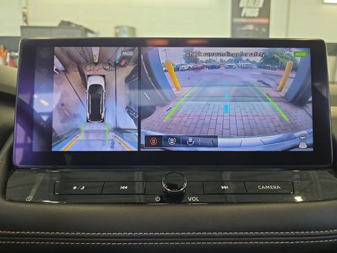 Used 2024 Nissan Rogue Platinum w/ Platinum Premium Package FWD image 26