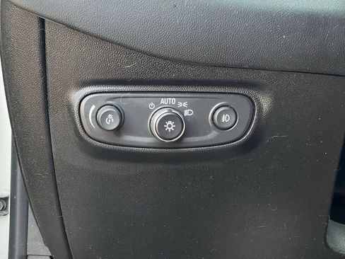 Used 2020 Chevrolet Equinox LT FWD image 19