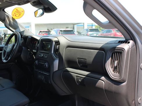 Used 2025 Chevrolet Silverado 1500 W/T w/ WT Value Package AWD/4WD image 29