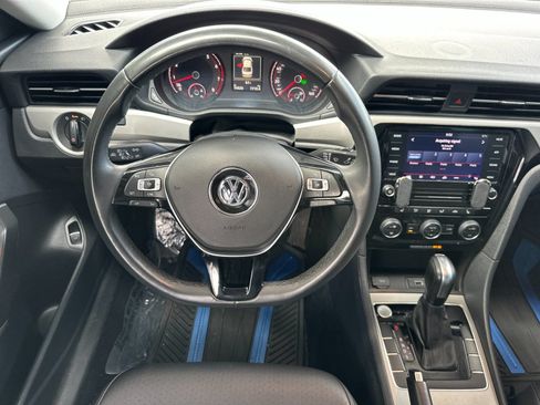 Used 2022 Volkswagen Passat 2.0T SE FWD image 16
