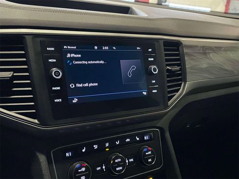 Used 2020 Volkswagen Atlas Cross Sport SE image 26