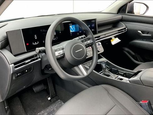 Used 2025 Hyundai Tucson SE AWD/4WD image 8