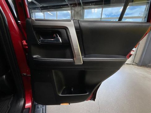 Used 2018 Toyota 4Runner SR5 Premium AWD/4WD image 26