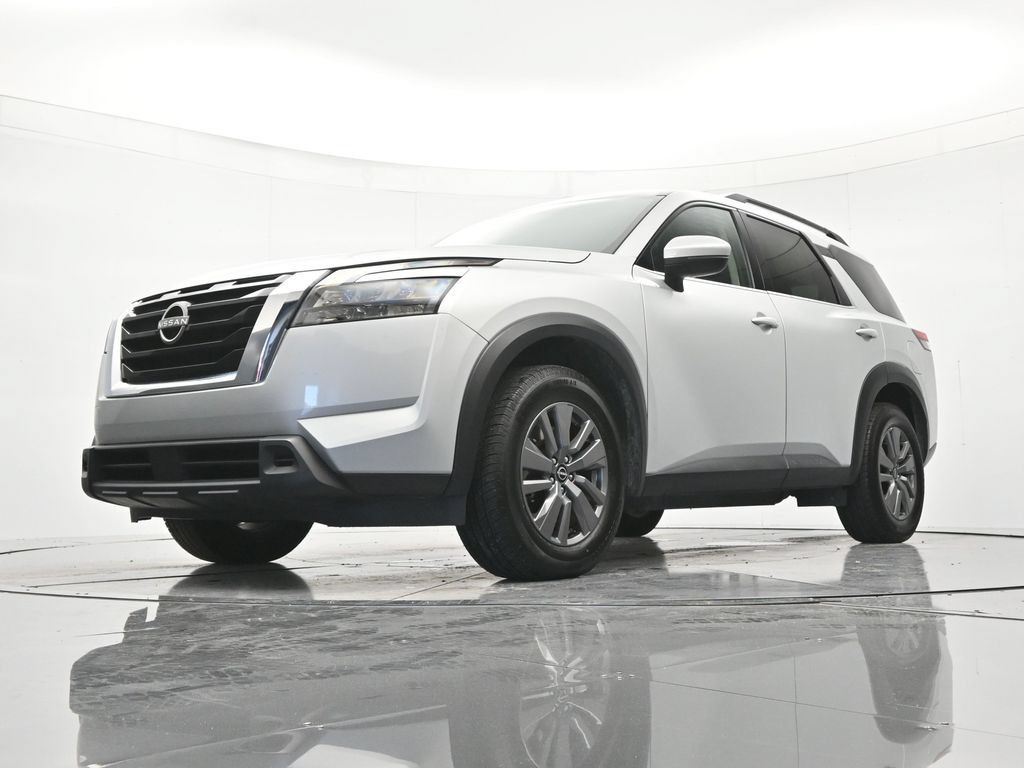 Used 2025 Nissan Pathfinder SV FWD image 37