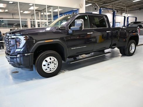 Used 2024 GMC Sierra 3500 Denali Ultimate image 13