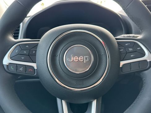 Used 2021 Jeep Renegade Latitude w/ Sun & Sound Group image 22