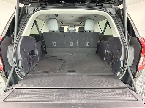 Used 2025 Ford Expedition Max Active AWD/4WD image 29