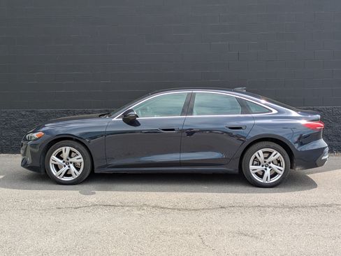 Used 2025 Audi A5 2.0T Premium Plus w/ Premium Plus AWD/4WD image 9
