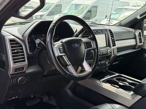Certified 2021 Ford F250 Platinum w/ FX4 Off-Road Package AWD/4WD image 4
