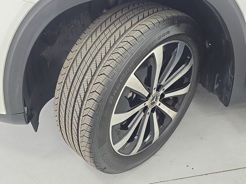 Used 2022 Mercedes-Benz GLB 250 w/ Premium Package Lite image 31