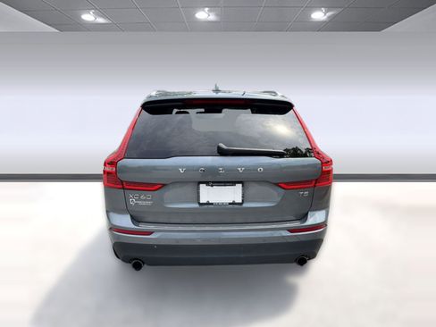 Used 2019 Volvo XC60 T5 Momentum w/ Premium Package FWD image 10
