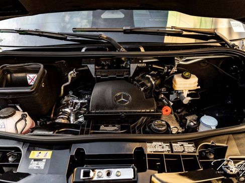 Used 2025 Mercedes-Benz Sprinter 2500 image 4