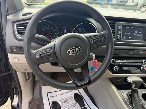 Used 2019 Kia Sedona LX FWD image 15