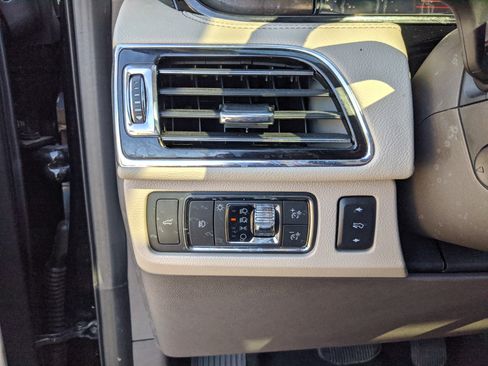 Used 2022 Lincoln Navigator Reserve image 27