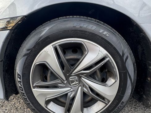 Used 2019 Honda Civic LX image 9