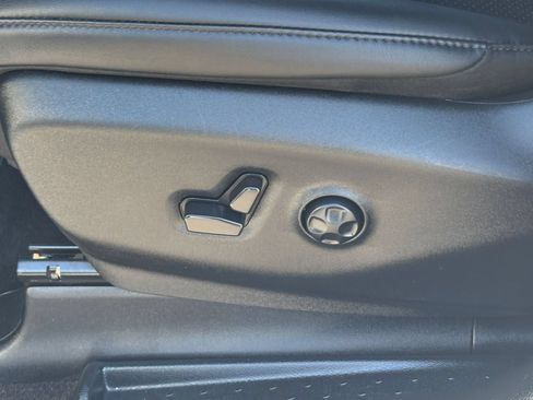 Used 2025 Chrysler Pacifica Select FWD image 22