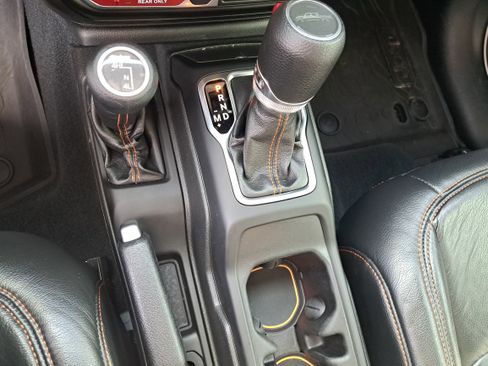 Used 2022 Jeep Gladiator Mojave w/ Trailer Tow Package image 25