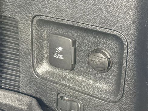 Used 2017 Hyundai Santa Fe SE Ultimate image 45