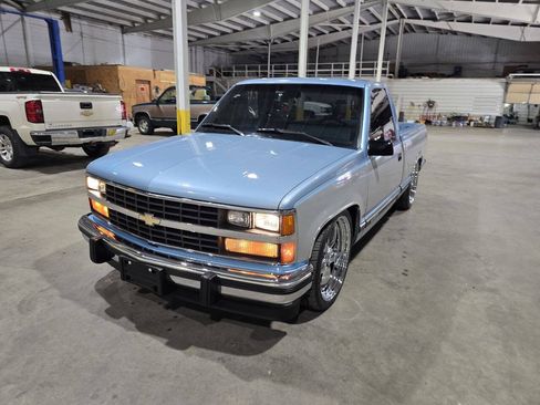 Used 1989 Chevrolet Silverado 1500 2WD Regular Cab image 3