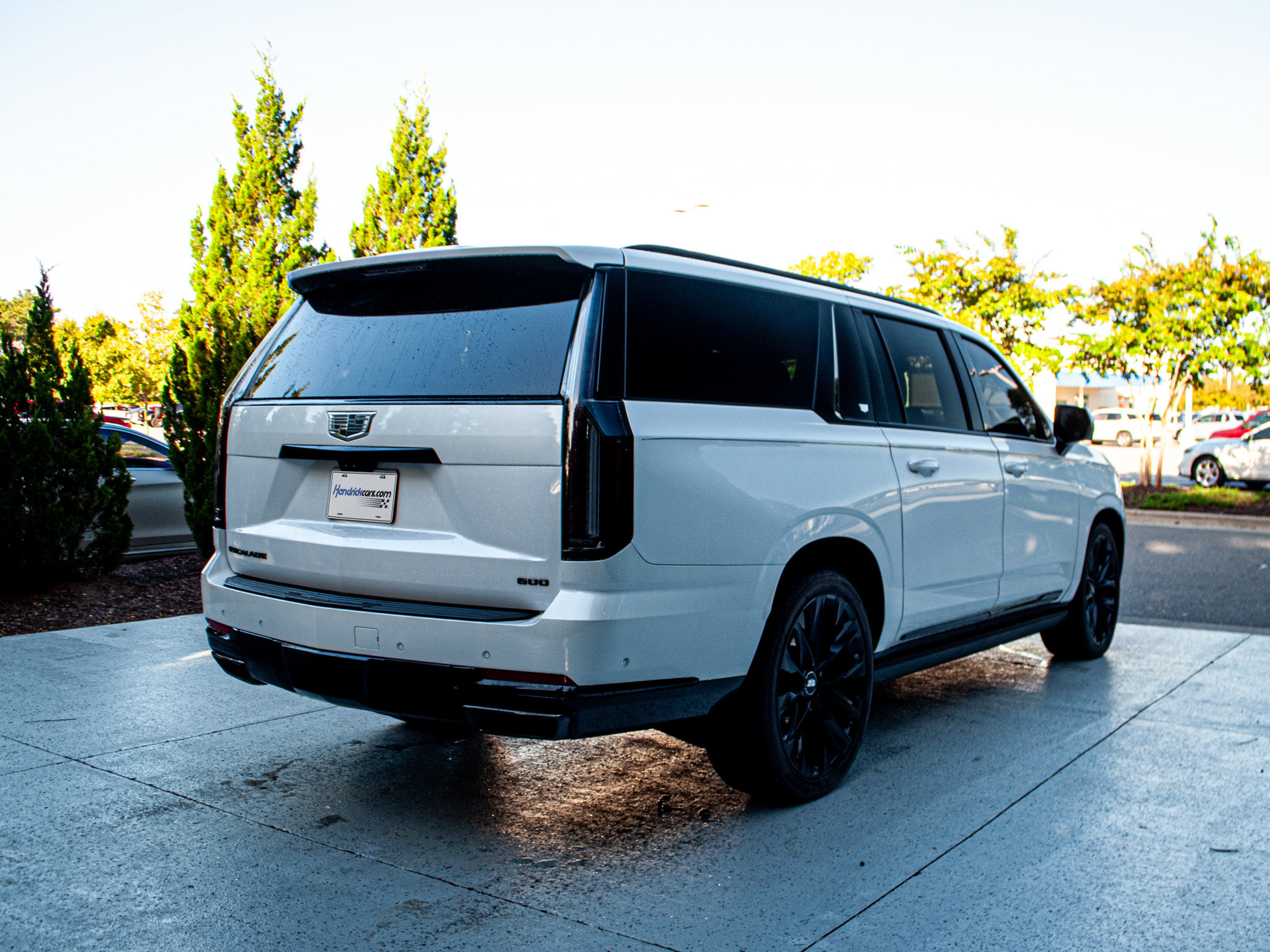 Used 2025 Cadillac Escalade ESV Sport Platinum w/ LPO, ONYX Package AWD/4WD image 11