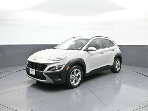 Certified 2022 Hyundai Kona SEL w/ Convenience Package AWD/4WD image 10