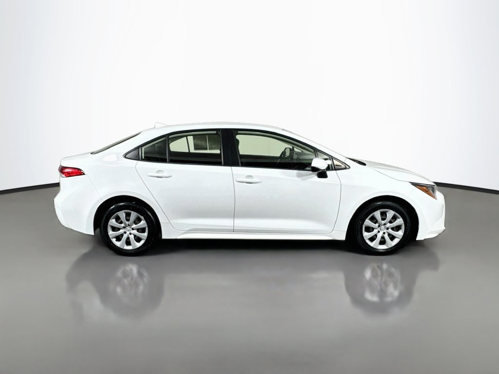 Used 2022 Toyota Corolla LE FWD image 9