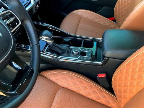 Used 2022 Kia Sorento SX Prestige w/ Rust Color Package image 16