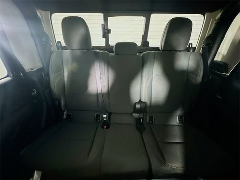 New 2025 Jeep Gladiator Willys image 10