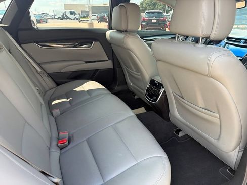 Used 2013 Cadillac XTS Luxury FWD image 8