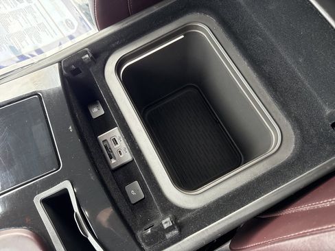 Used 2022 Cadillac Escalade ESV Premium Luxury Platinum image 41