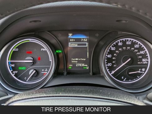 Used 2024 Toyota Camry SE image 21