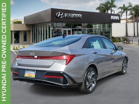 Certified 2025 Hyundai Elantra Limited image 3