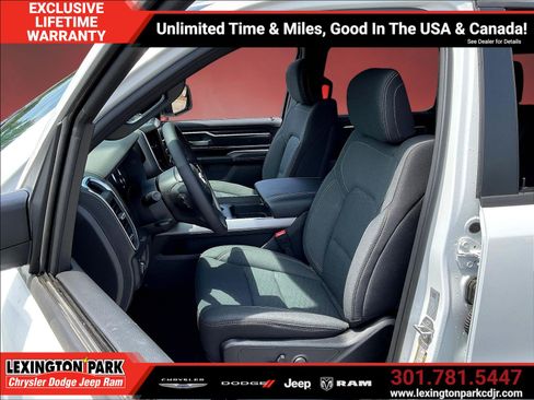 New 2026 RAM 1500 Big Horn w/ Night Edition AWD/4WD image 9