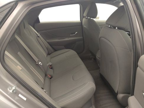 Used 2024 Hyundai Elantra Blue FWD image 19