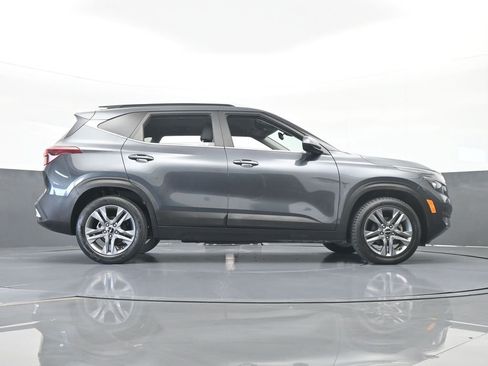 Used 2023 Kia Seltos S w/ Navigation Package image 61