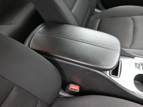 Used 2025 Chevrolet Malibu LT FWD image 32