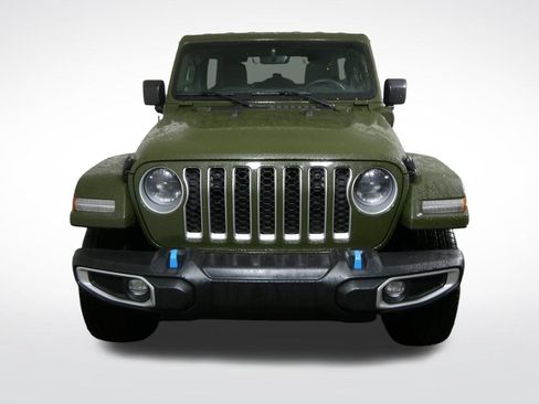 Used 2023 Jeep Wrangler Unlimited Sahara w/ Cold Weather Group AWD/4WD image 11