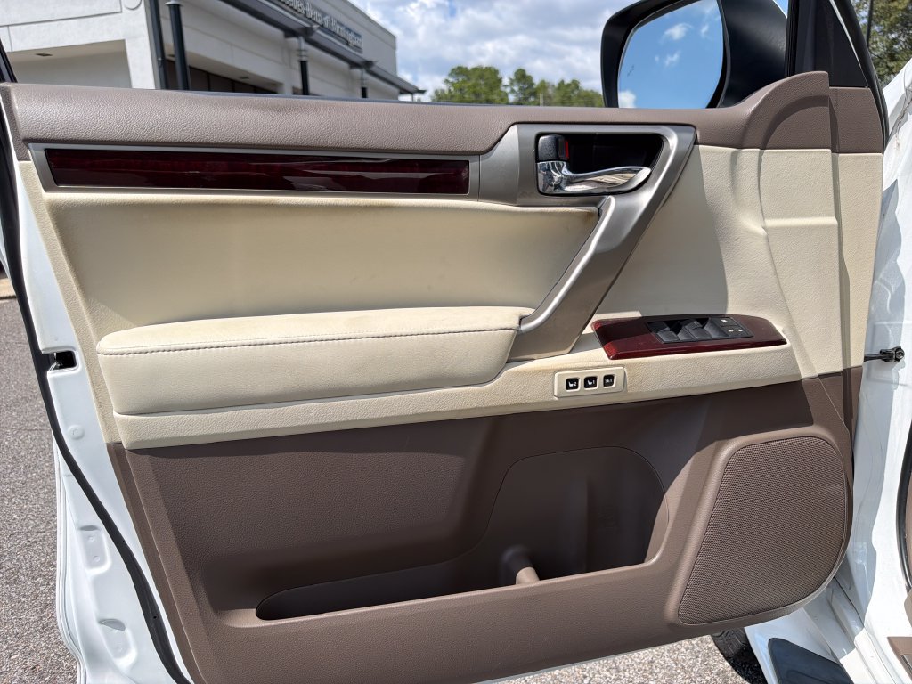 Used 2018 Lexus GX 460 Premium w/ Premium Package AWD/4WD image 24