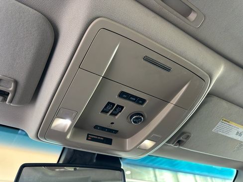 Used 2016 Chevrolet Suburban LT image 24