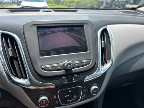 Used 2022 Chevrolet Equinox LT FWD image 9