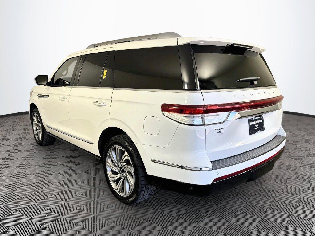 Used 2022 Lincoln Navigator Reserve RWD image 7