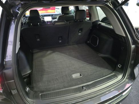 Used 2022 Jeep Grand Cherokee Limited image 10