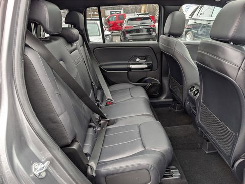 Used 2020 Mercedes-Benz GLB 250 4MATIC w/ Premium Package image 12