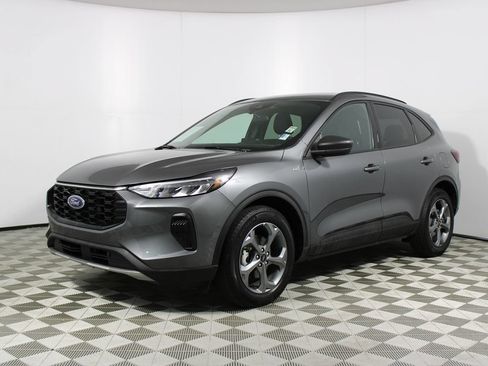Used 2025 Ford Escape ST-Line FWD image 5