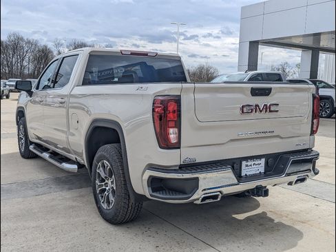 New 2026 GMC Sierra 1500 SLE image 8