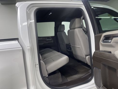 Used 2024 Chevrolet Silverado 1500 LTZ w/ LTZ Convenience Package II AWD/4WD image 19