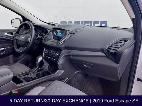 Certified 2019 Ford Escape SE image 33