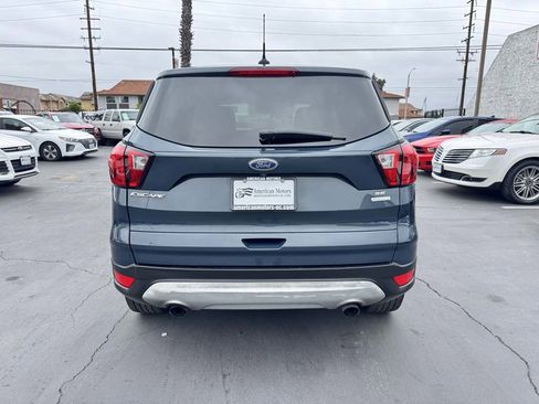 Used 2019 Ford Escape SE FWD image 3