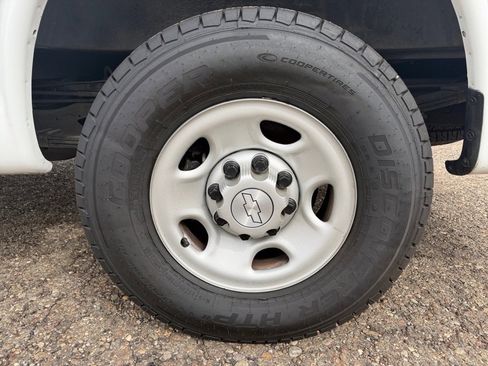 Used 2020 Chevrolet Express 2500 w/ Driver Convenience Package image 29